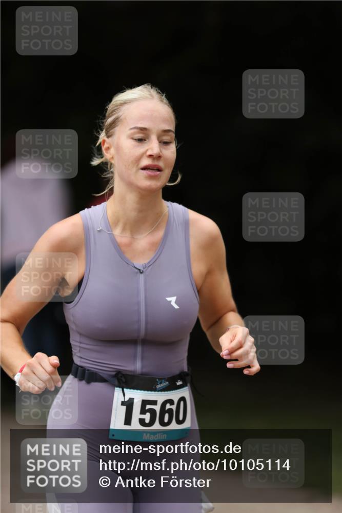 30.08.2026 - Elbe Triathlon Hamburg Antke Förster http://msf.ph/oto/10105114 30.08.2026 12:01:02 Laufen 1560 meine-sportfotos.de