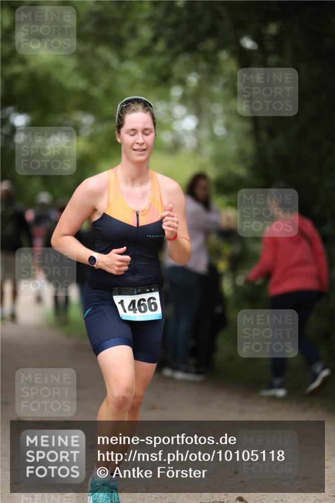 30.08.2026 - Elbe Triathlon Hamburg Antke Förster http://msf.ph/oto/10105118 30.08.2026 12:01:10 Laufen 1466 meine-sportfotos.de