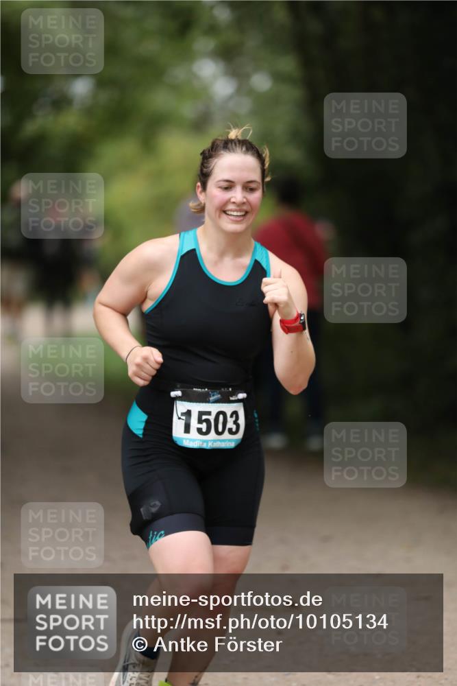 30.08.2026 - Elbe Triathlon Hamburg Antke Förster http://msf.ph/oto/10105134 30.08.2026 12:01:16 Laufen 1503 meine-sportfotos.de