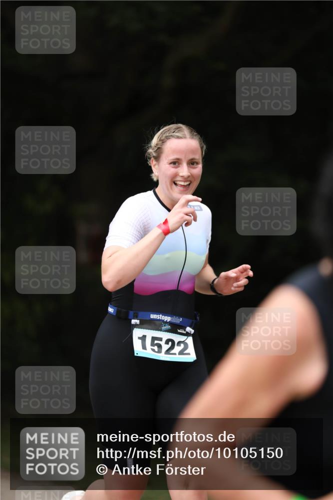 30.08.2026 - Elbe Triathlon Hamburg Antke Förster http://msf.ph/oto/10105150 30.08.2026 12:01:31 Laufen 1522 meine-sportfotos.de