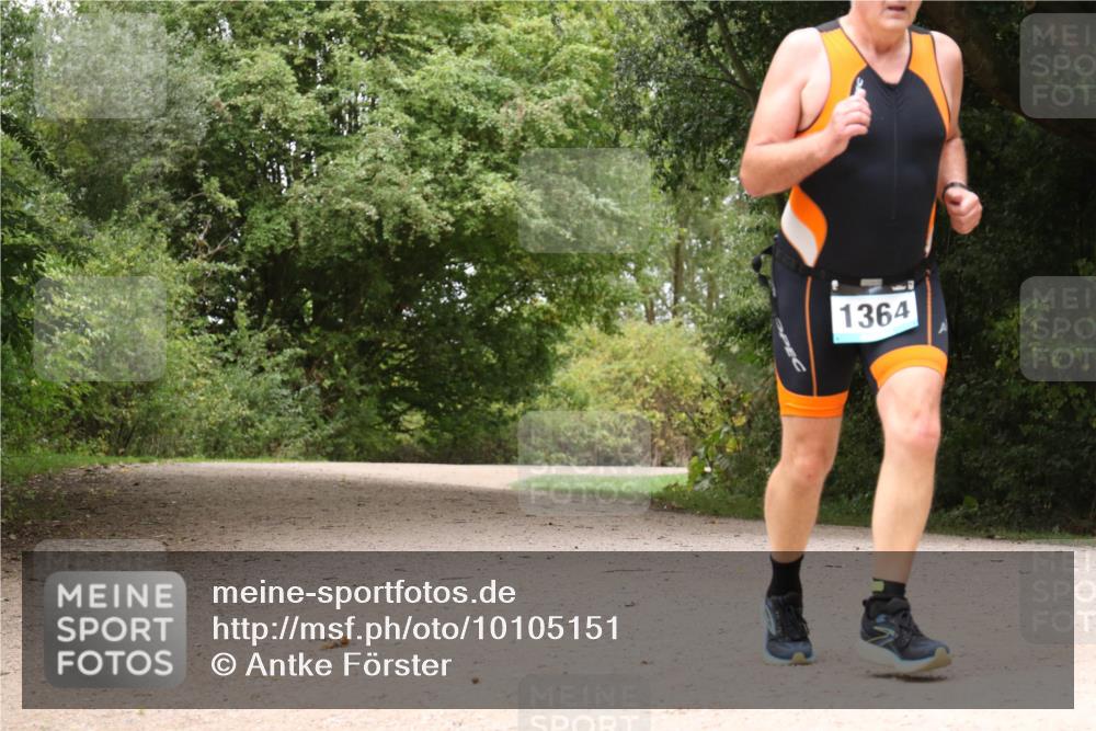 30.08.2026 - Elbe Triathlon Hamburg Antke Förster http://msf.ph/oto/10105151 30.08.2026 12:04:34 Laufen 1364 meine-sportfotos.de
