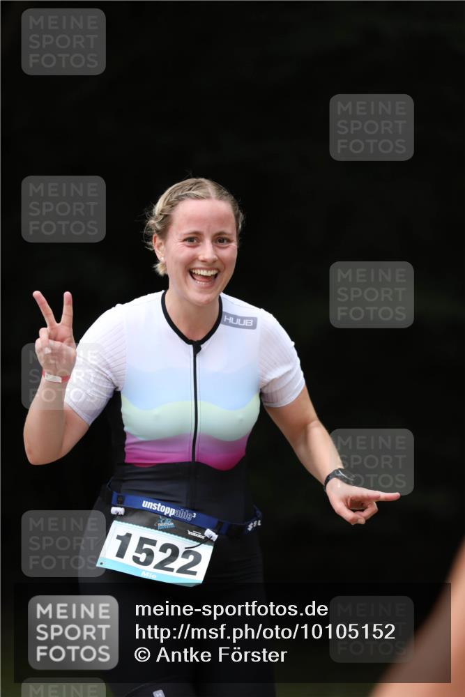 30.08.2026 - Elbe Triathlon Hamburg Antke Förster http://msf.ph/oto/10105152 30.08.2026 12:01:31 Laufen 1522 meine-sportfotos.de