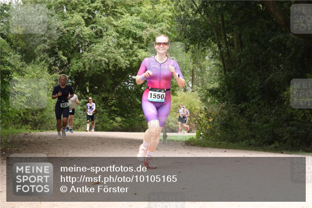 30.08.2026 - Elbe Triathlon Hamburg Antke Förster http://msf.ph/oto/10105165 30.08.2026 12:04:52 Laufen 1550, 923 meine-sportfotos.de