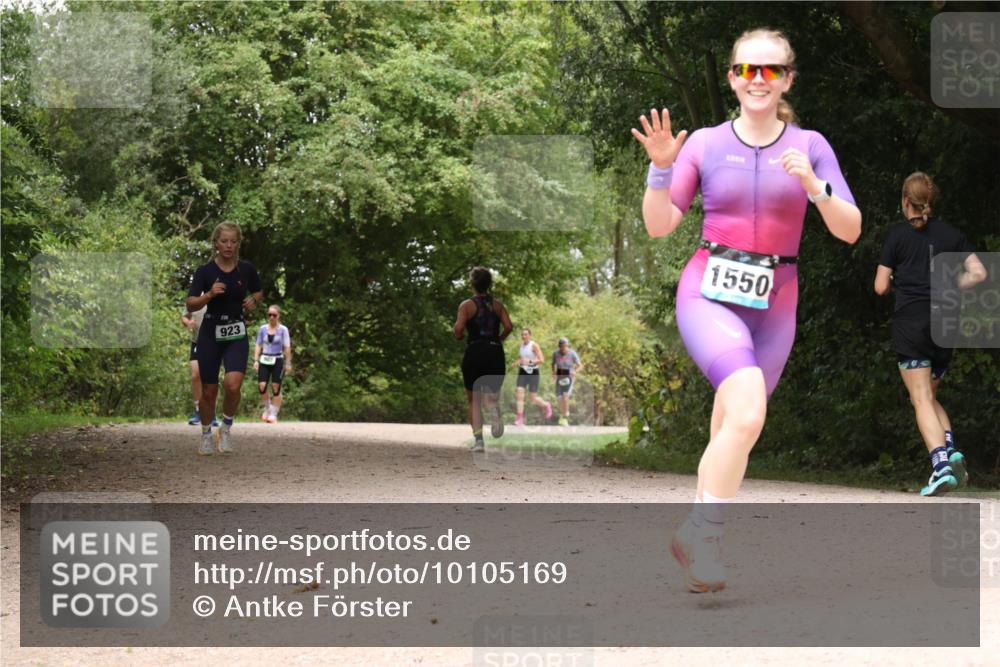 30.08.2026 - Elbe Triathlon Hamburg Antke Förster http://msf.ph/oto/10105169 30.08.2026 12:04:53 Laufen 923, 1550 meine-sportfotos.de
