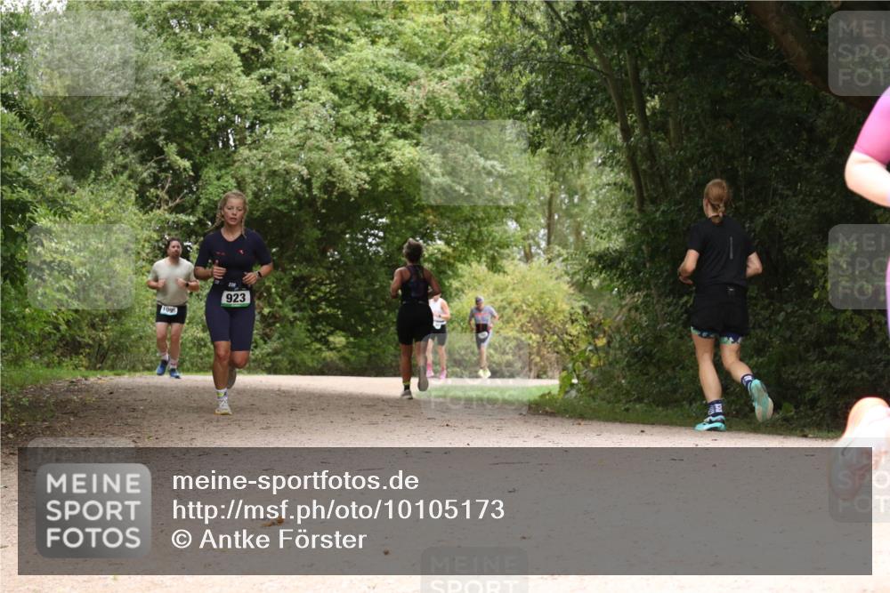 30.08.2026 - Elbe Triathlon Hamburg Antke Förster http://msf.ph/oto/10105173 30.08.2026 12:04:53 Laufen 1095, 923 meine-sportfotos.de