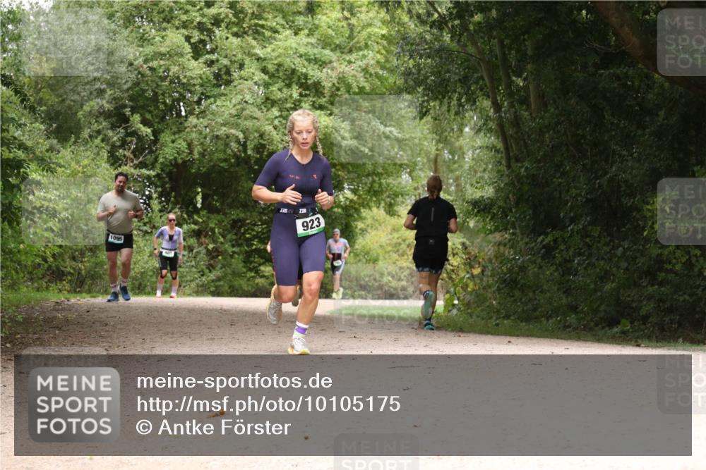 30.08.2026 - Elbe Triathlon Hamburg Antke Förster http://msf.ph/oto/10105175 30.08.2026 12:04:55 Laufen 1095, 3, 3, 923 meine-sportfotos.de