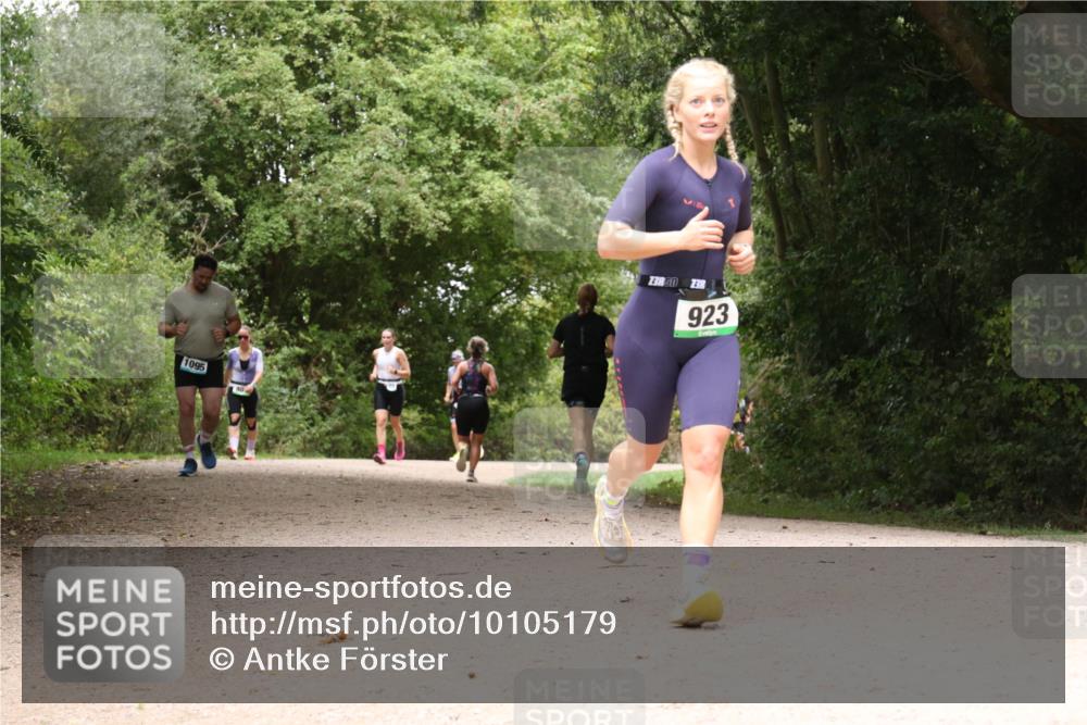 30.08.2026 - Elbe Triathlon Hamburg Antke Förster http://msf.ph/oto/10105179 30.08.2026 12:04:56 Laufen 1095, 3, 50, 923 meine-sportfotos.de
