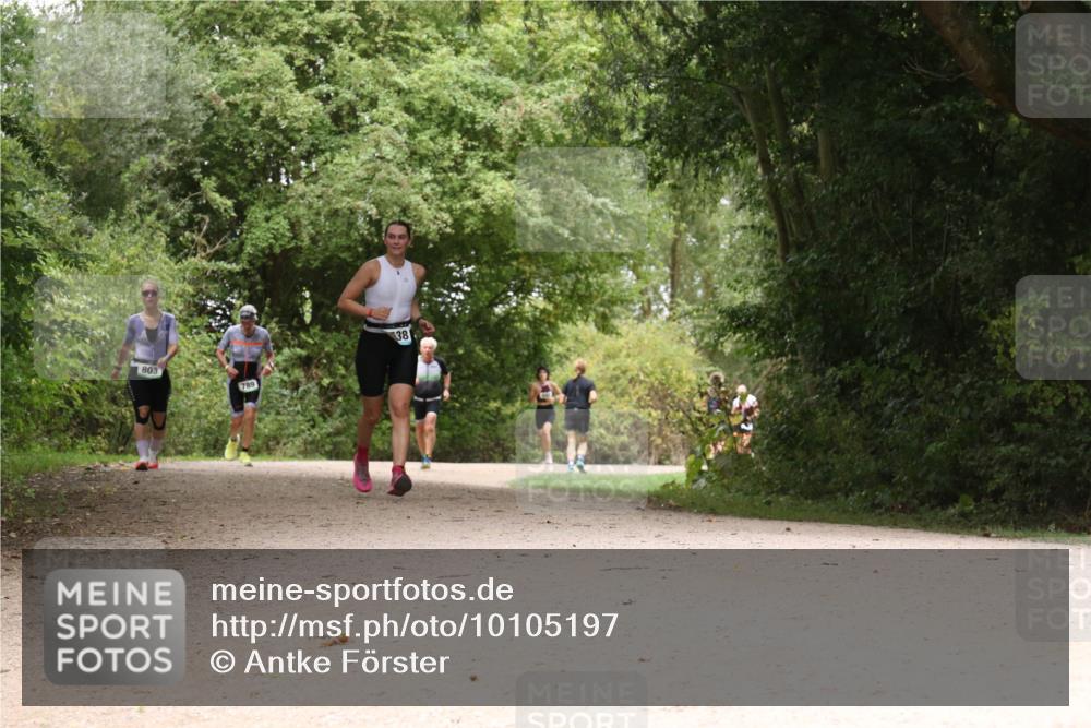 30.08.2026 - Elbe Triathlon Hamburg Antke Förster http://msf.ph/oto/10105197 30.08.2026 12:05:04 Laufen 803, 789, 38 meine-sportfotos.de