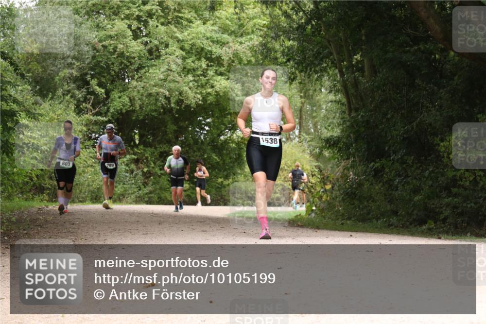 30.08.2026 - Elbe Triathlon Hamburg Antke Förster http://msf.ph/oto/10105199 30.08.2026 12:05:06 Laufen 803, 789, 3, 1538 meine-sportfotos.de