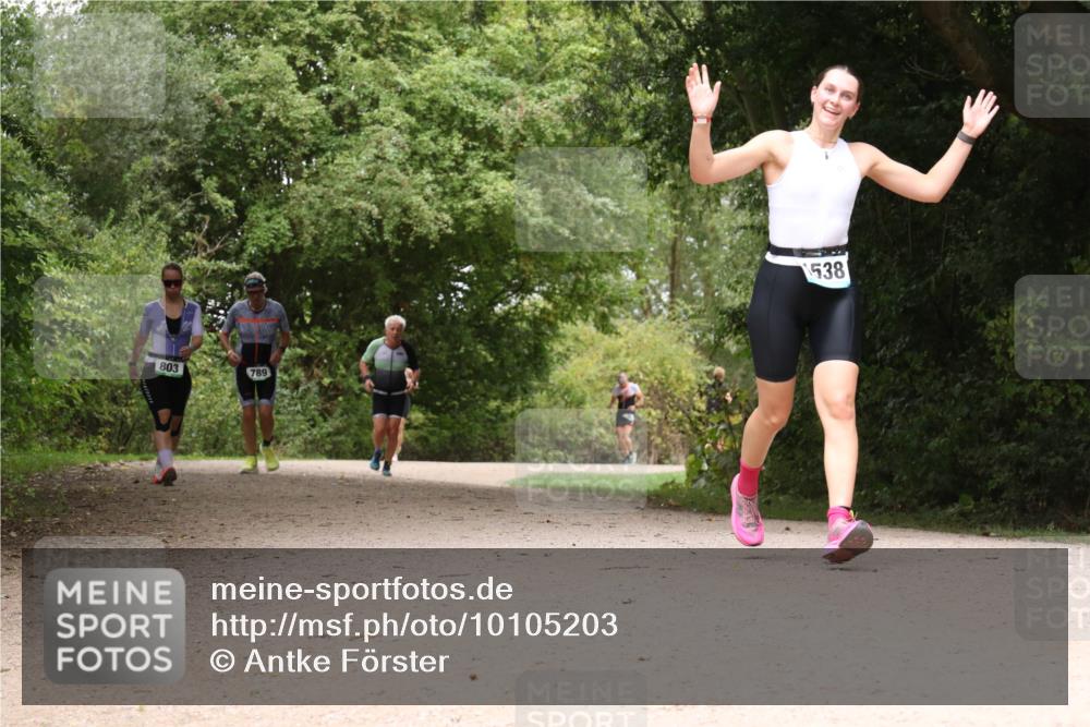 30.08.2026 - Elbe Triathlon Hamburg Antke Förster http://msf.ph/oto/10105203 30.08.2026 12:05:07 Laufen 803, 789, 538 meine-sportfotos.de
