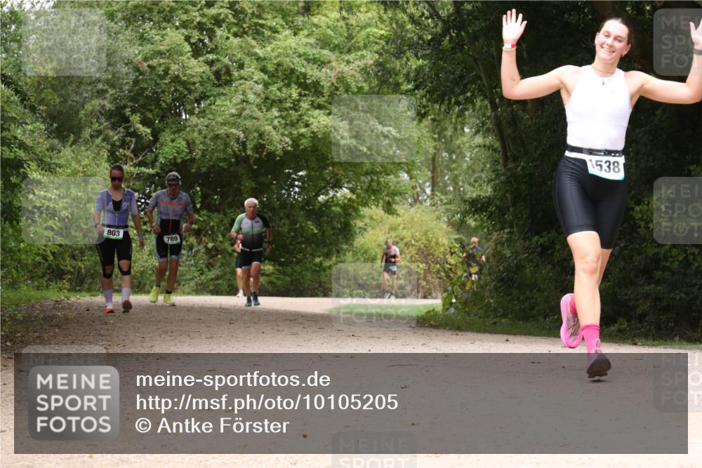 30.08.2026 - Elbe Triathlon Hamburg Antke Förster http://msf.ph/oto/10105205 30.08.2026 12:05:07 Laufen 803, 789, 1538 meine-sportfotos.de