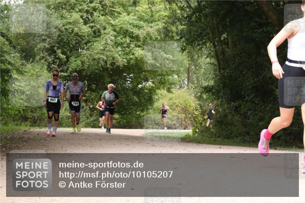 30.08.2026 - Elbe Triathlon Hamburg Antke Förster http://msf.ph/oto/10105207 30.08.2026 12:05:07 Laufen 803, 789 meine-sportfotos.de