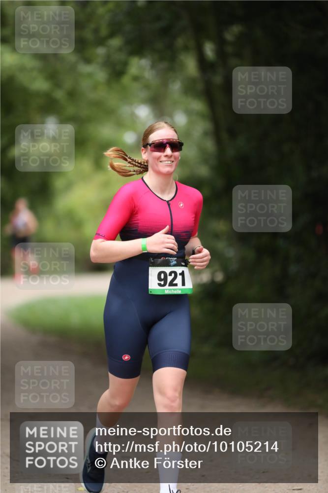30.08.2026 - Elbe Triathlon Hamburg Antke Förster http://msf.ph/oto/10105214 30.08.2026 12:02:00 Laufen 921 meine-sportfotos.de