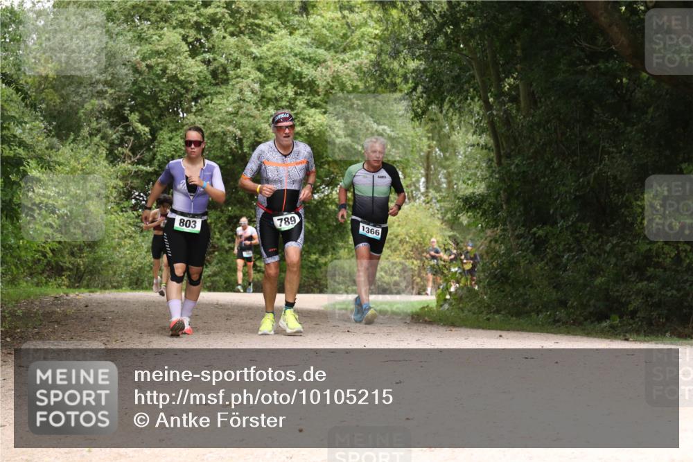 30.08.2026 - Elbe Triathlon Hamburg Antke Förster http://msf.ph/oto/10105215 30.08.2026 12:05:12 Laufen 803, 789, 1366 meine-sportfotos.de
