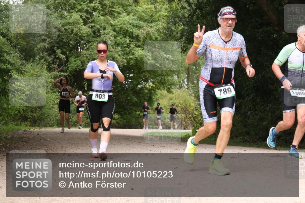30.08.2026 - Elbe Triathlon Hamburg Antke Förster http://msf.ph/oto/10105223 30.08.2026 12:05:14 Laufen 840, 803, 789, 1366 meine-sportfotos.de