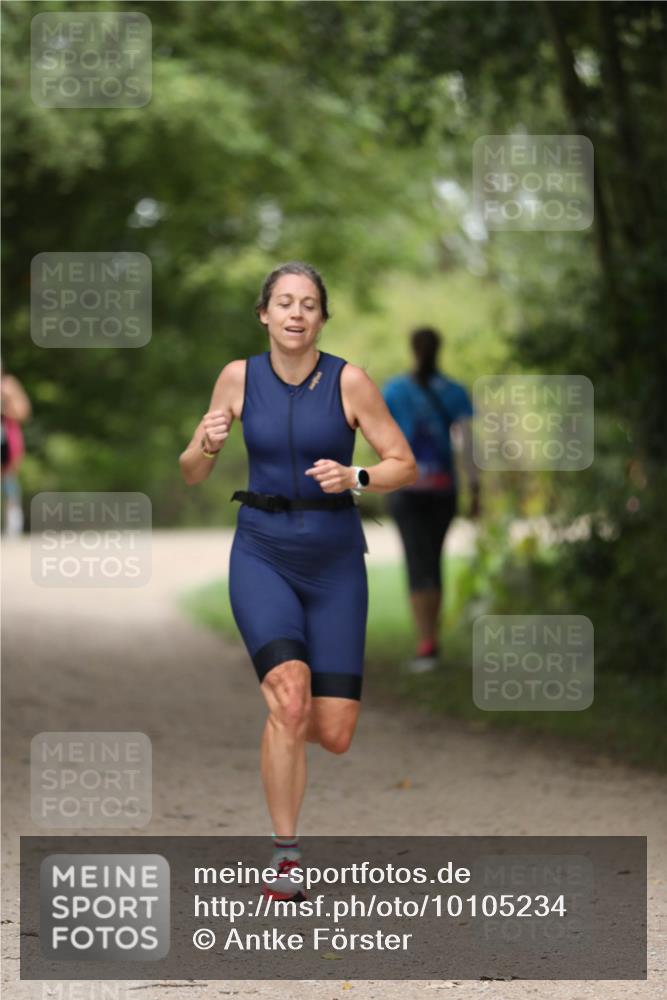 30.08.2026 - Elbe Triathlon Hamburg Antke Förster http://msf.ph/oto/10105234 30.08.2026 12:02:09 Laufen  meine-sportfotos.de
