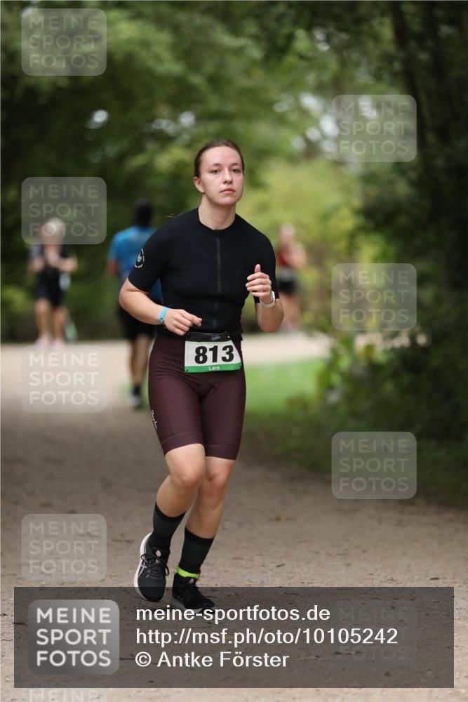 30.08.2026 - Elbe Triathlon Hamburg Antke Förster http://msf.ph/oto/10105242 30.08.2026 12:02:11 Laufen 813 meine-sportfotos.de