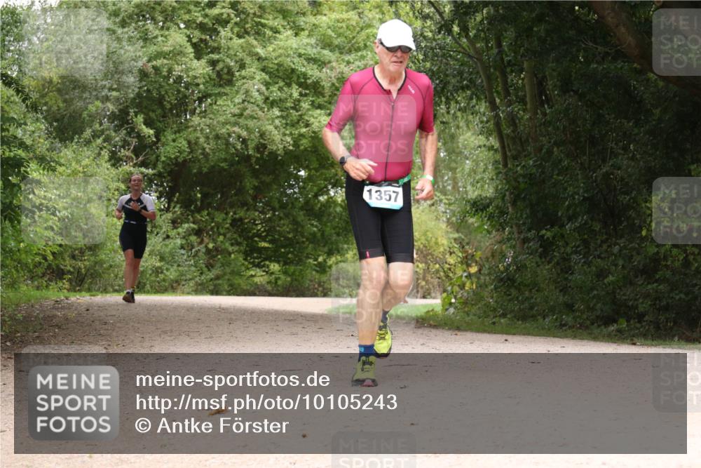 30.08.2026 - Elbe Triathlon Hamburg Antke Förster http://msf.ph/oto/10105243 30.08.2026 12:05:48 Laufen 1357 meine-sportfotos.de