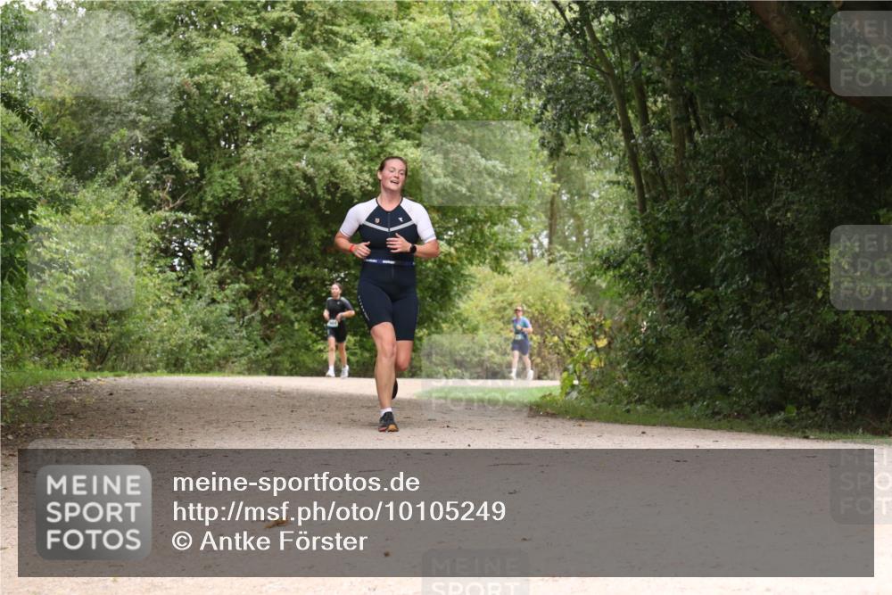 30.08.2026 - Elbe Triathlon Hamburg Antke Förster http://msf.ph/oto/10105249 30.08.2026 12:05:52 Laufen  meine-sportfotos.de