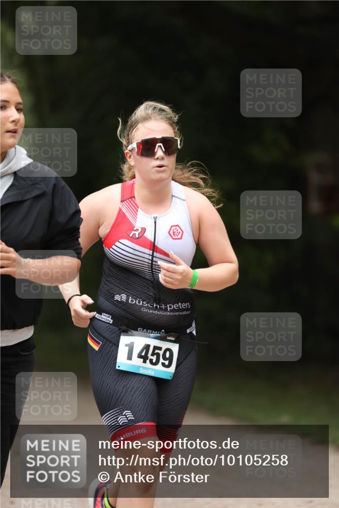 30.08.2026 - Elbe Triathlon Hamburg Antke Förster http://msf.ph/oto/10105258 30.08.2026 12:02:18 Laufen 1459 meine-sportfotos.de