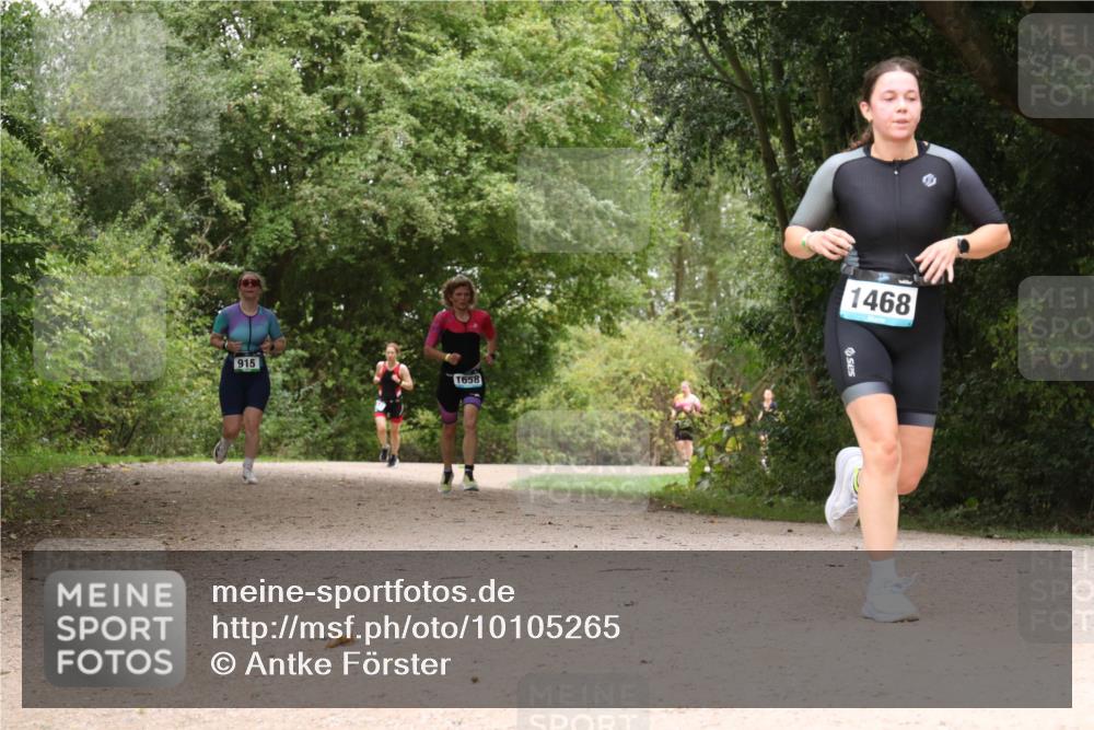 30.08.2026 - Elbe Triathlon Hamburg Antke Förster http://msf.ph/oto/10105265 30.08.2026 12:06:05 Laufen 915, 1658, 1468 meine-sportfotos.de