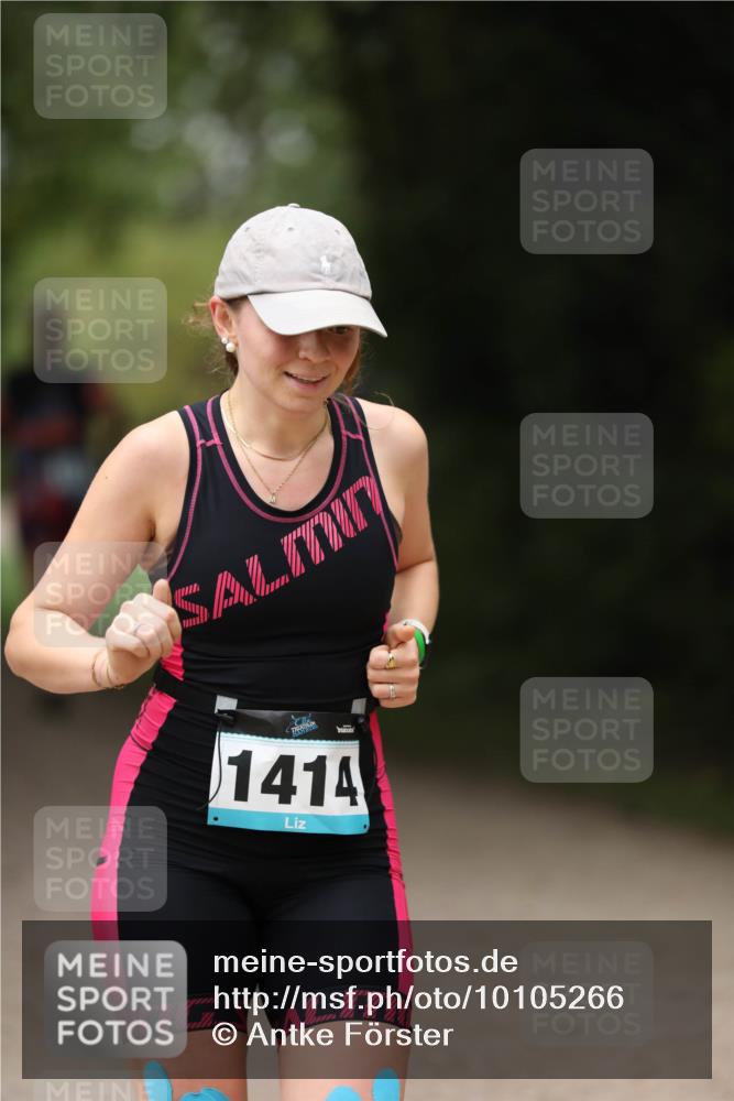 30.08.2026 - Elbe Triathlon Hamburg Antke Förster http://msf.ph/oto/10105266 30.08.2026 12:02:23 Laufen 1414 meine-sportfotos.de