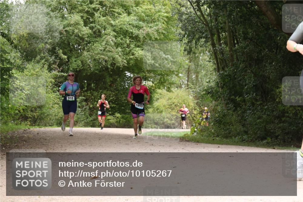 30.08.2026 - Elbe Triathlon Hamburg Antke Förster http://msf.ph/oto/10105267 30.08.2026 12:06:05 Laufen 915, 1658 meine-sportfotos.de