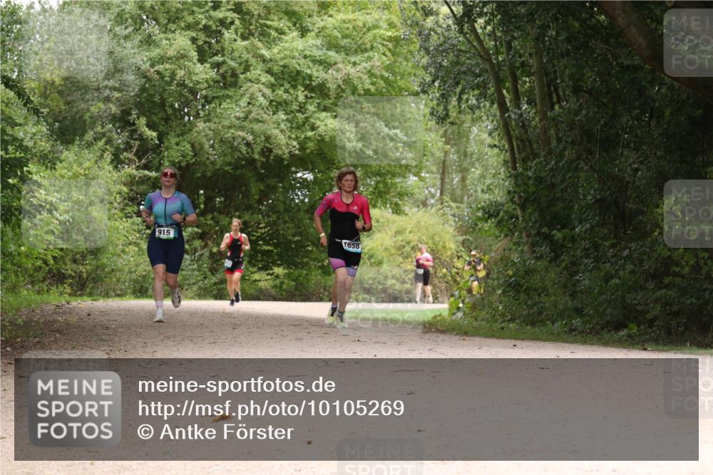30.08.2026 - Elbe Triathlon Hamburg Antke Förster http://msf.ph/oto/10105269 30.08.2026 12:06:06 Laufen 915, 1658 meine-sportfotos.de