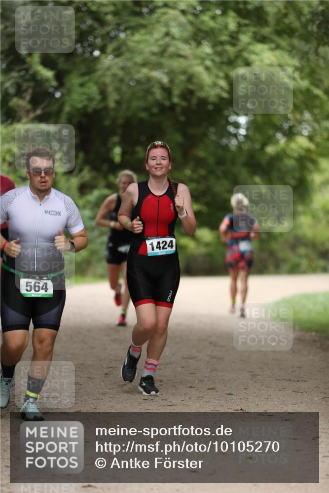 30.08.2026 - Elbe Triathlon Hamburg Antke Förster http://msf.ph/oto/10105270 30.08.2026 12:02:27 Laufen 564, 1424 meine-sportfotos.de