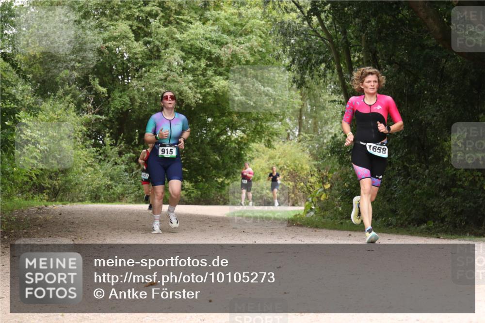 30.08.2026 - Elbe Triathlon Hamburg Antke Förster http://msf.ph/oto/10105273 30.08.2026 12:06:08 Laufen 533, 915, 1658 meine-sportfotos.de