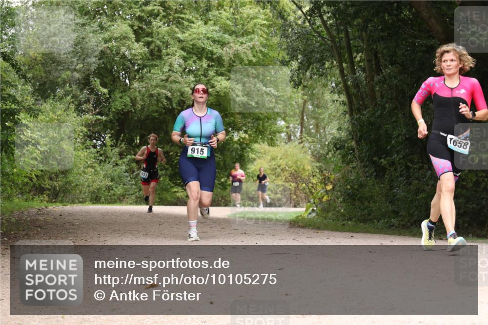 30.08.2026 - Elbe Triathlon Hamburg Antke Förster http://msf.ph/oto/10105275 30.08.2026 12:06:09 Laufen 633, 915, 1658 meine-sportfotos.de