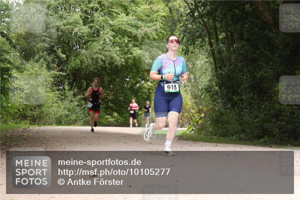 30.08.2026 - Elbe Triathlon Hamburg Antke Förster http://msf.ph/oto/10105277 30.08.2026 12:06:10 Laufen 33, 915 meine-sportfotos.de