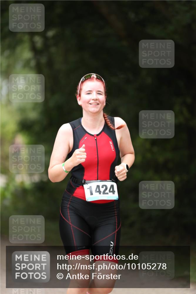 30.08.2026 - Elbe Triathlon Hamburg Antke Förster http://msf.ph/oto/10105278 30.08.2026 12:02:31 Laufen 1424 meine-sportfotos.de