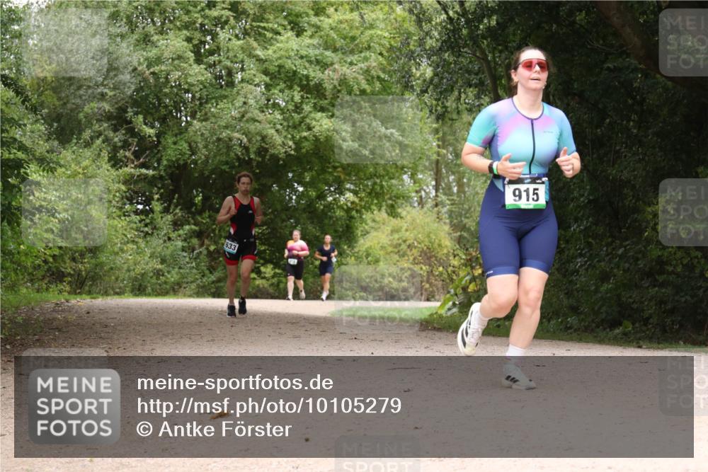 30.08.2026 - Elbe Triathlon Hamburg Antke Förster http://msf.ph/oto/10105279 30.08.2026 12:06:10 Laufen 633, 915 meine-sportfotos.de