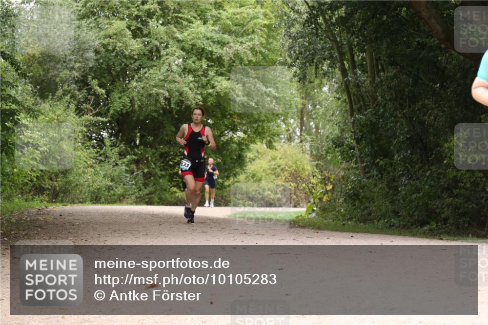 30.08.2026 - Elbe Triathlon Hamburg Antke Förster http://msf.ph/oto/10105283 30.08.2026 12:06:11 Laufen 633 meine-sportfotos.de