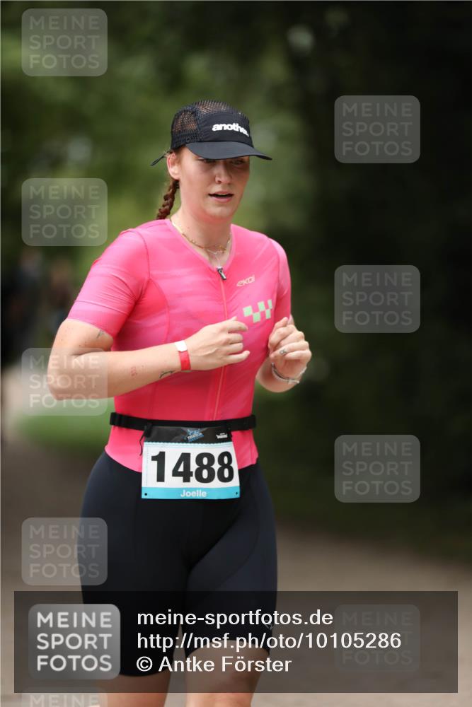 30.08.2026 - Elbe Triathlon Hamburg Antke Förster http://msf.ph/oto/10105286 30.08.2026 12:02:34 Laufen 1488 meine-sportfotos.de