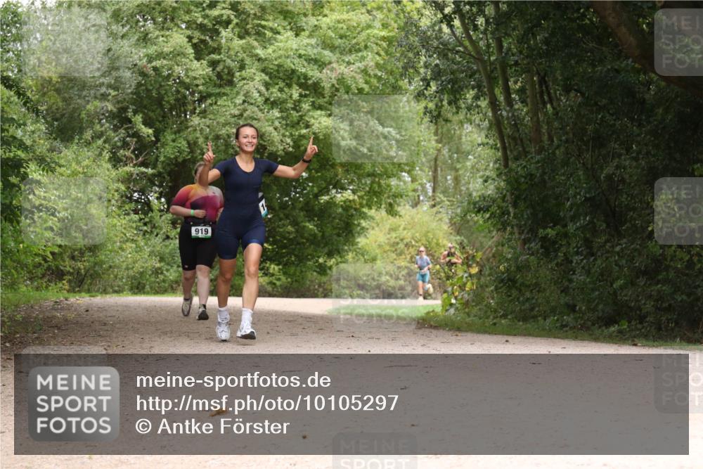 30.08.2026 - Elbe Triathlon Hamburg Antke Förster http://msf.ph/oto/10105297 30.08.2026 12:06:22 Laufen 919 meine-sportfotos.de