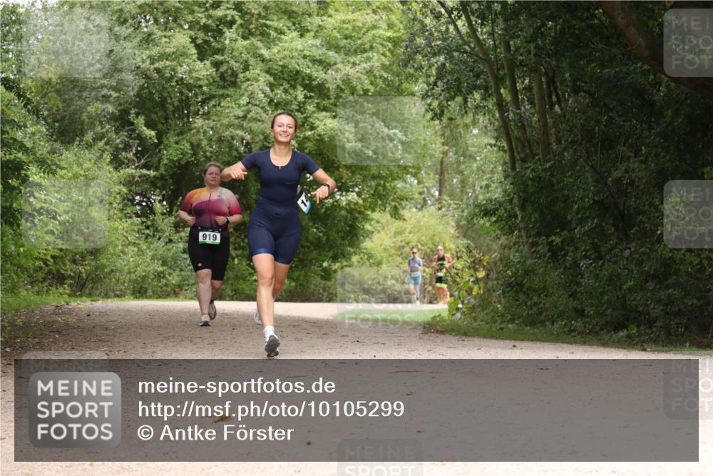 30.08.2026 - Elbe Triathlon Hamburg Antke Förster http://msf.ph/oto/10105299 30.08.2026 12:06:23 Laufen 919 meine-sportfotos.de