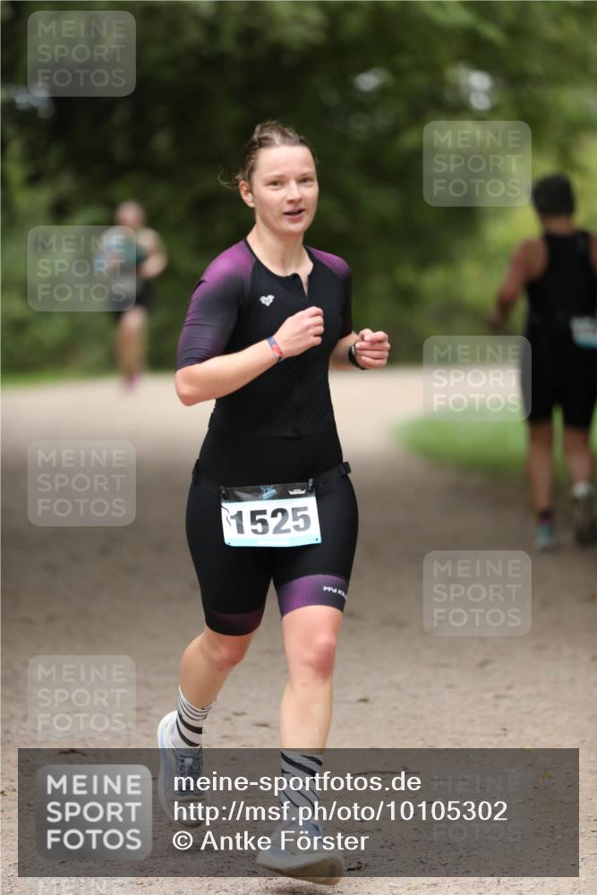 30.08.2026 - Elbe Triathlon Hamburg Antke Förster http://msf.ph/oto/10105302 30.08.2026 12:02:48 Laufen 1525 meine-sportfotos.de