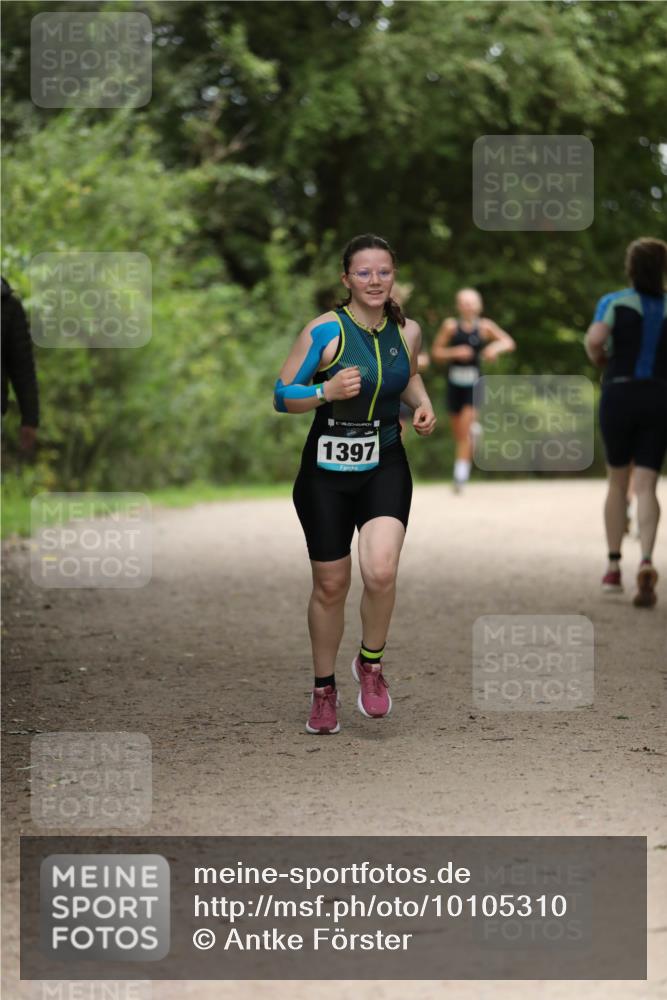 30.08.2026 - Elbe Triathlon Hamburg Antke Förster http://msf.ph/oto/10105310 30.08.2026 12:02:56 Laufen 1397 meine-sportfotos.de