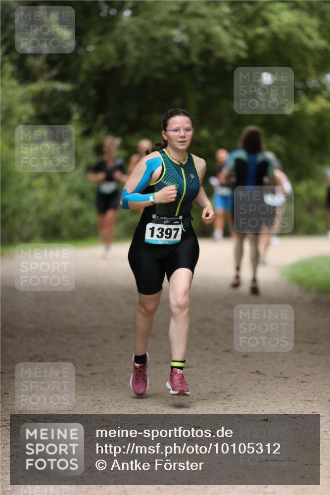 30.08.2026 - Elbe Triathlon Hamburg Antke Förster http://msf.ph/oto/10105312 30.08.2026 12:02:56 Laufen 1397 meine-sportfotos.de