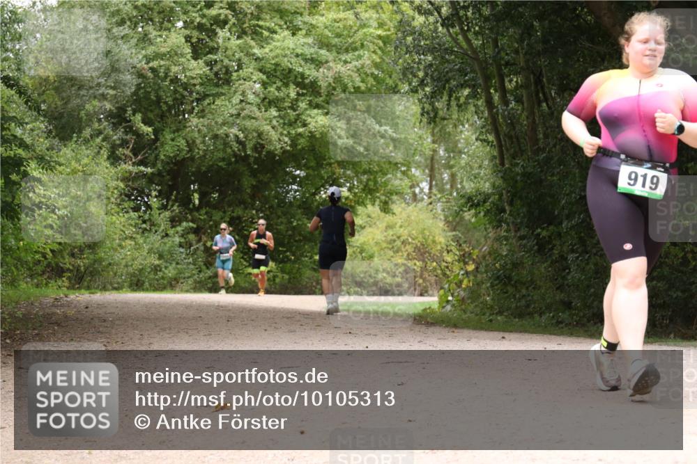 30.08.2026 - Elbe Triathlon Hamburg Antke Förster http://msf.ph/oto/10105313 30.08.2026 12:06:28 Laufen 919 meine-sportfotos.de