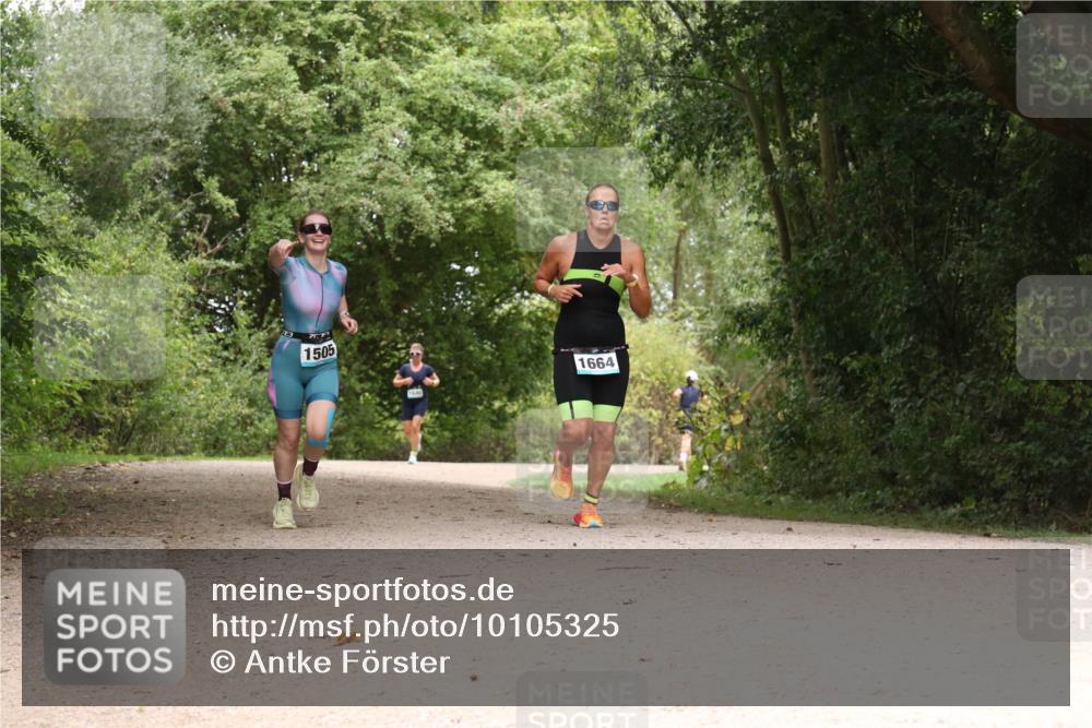 30.08.2026 - Elbe Triathlon Hamburg Antke Förster http://msf.ph/oto/10105325 30.08.2026 12:06:37 Laufen 1505, 1664 meine-sportfotos.de