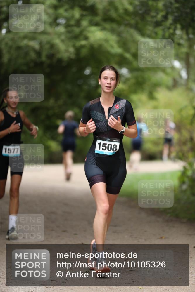 30.08.2026 - Elbe Triathlon Hamburg Antke Förster http://msf.ph/oto/10105326 30.08.2026 12:03:04 Laufen 1577, 1508, 17781 meine-sportfotos.de