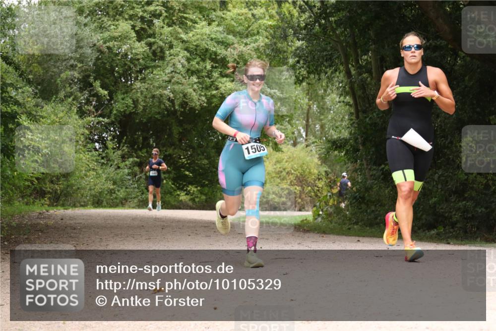 30.08.2026 - Elbe Triathlon Hamburg Antke Förster http://msf.ph/oto/10105329 30.08.2026 12:06:39 Laufen 1505 meine-sportfotos.de