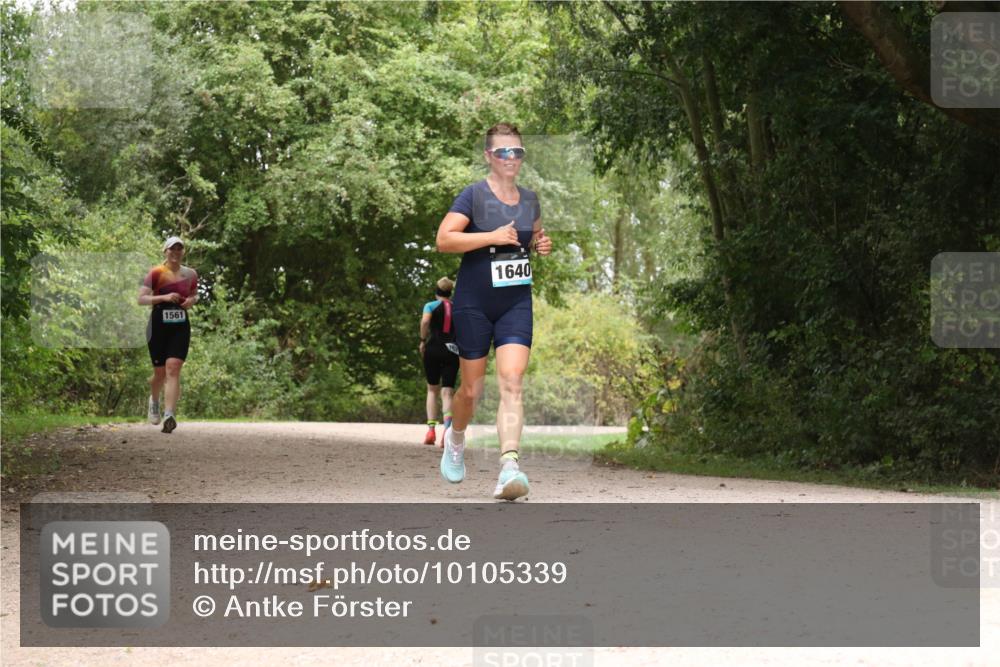 30.08.2026 - Elbe Triathlon Hamburg Antke Förster http://msf.ph/oto/10105339 30.08.2026 12:06:48 Laufen 1561, 1640 meine-sportfotos.de