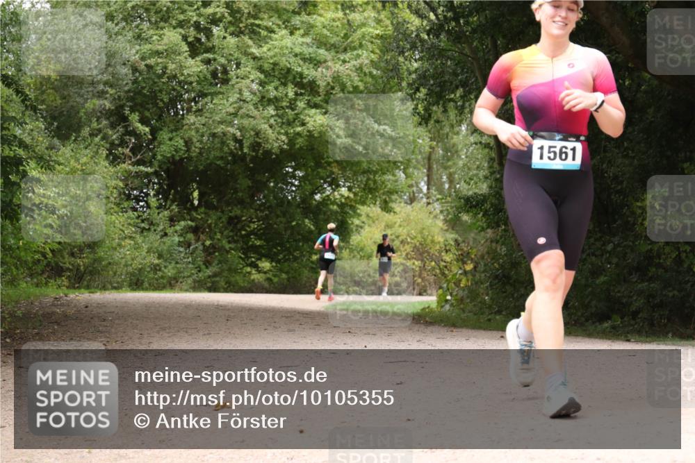 30.08.2026 - Elbe Triathlon Hamburg Antke Förster http://msf.ph/oto/10105355 30.08.2026 12:06:55 Laufen 1561 meine-sportfotos.de