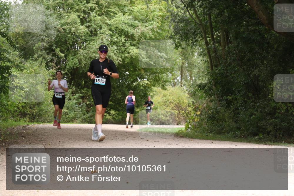 30.08.2026 - Elbe Triathlon Hamburg Antke Förster http://msf.ph/oto/10105361 30.08.2026 12:07:12 Laufen 1574, 1515 meine-sportfotos.de