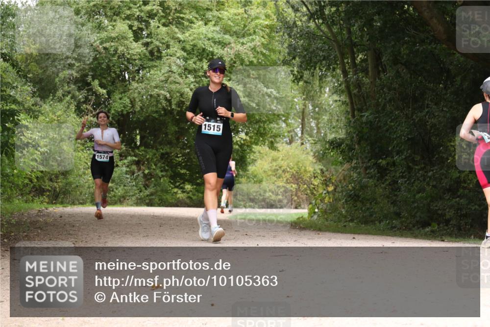 30.08.2026 - Elbe Triathlon Hamburg Antke Förster http://msf.ph/oto/10105363 30.08.2026 12:07:12 Laufen 1574, 1515 meine-sportfotos.de
