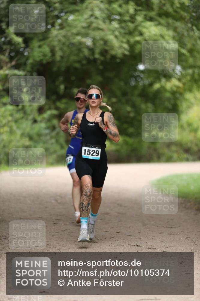 30.08.2026 - Elbe Triathlon Hamburg Antke Förster http://msf.ph/oto/10105374 30.08.2026 12:03:25 Laufen 1529 meine-sportfotos.de